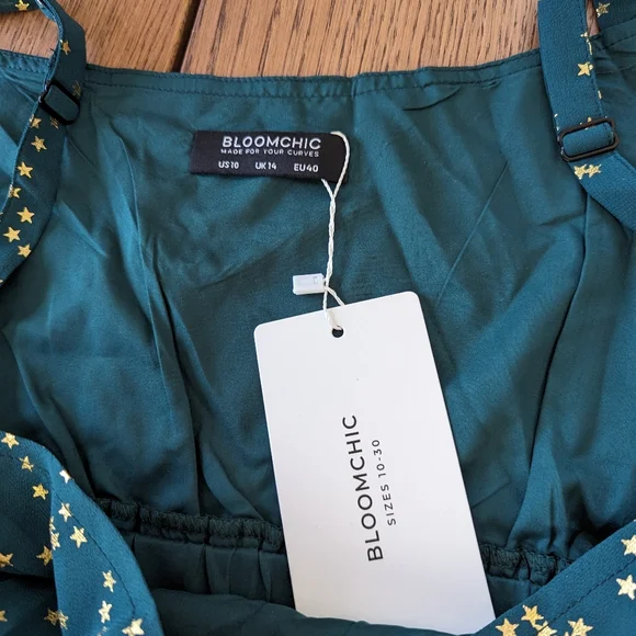 Emerald green with gold foil stars midi sleeveless dress - Picture 13 of 13